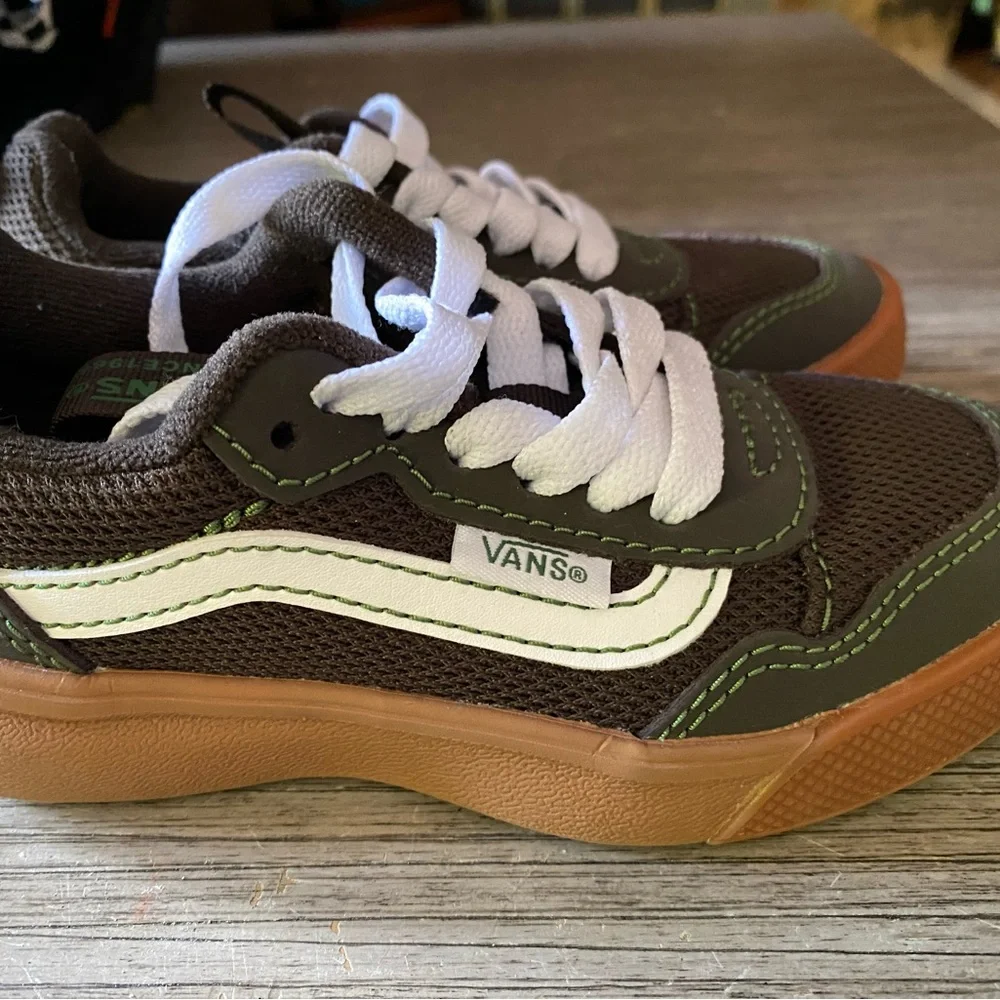 Vans Kids' Old Skool Green White Sneakers size 10. NWOT or box. - Picture 2 of 4